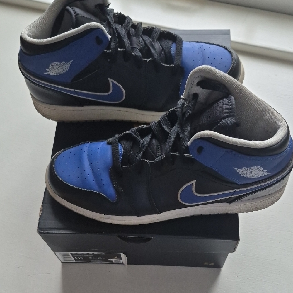 Nike Men's Black and Royal Blue Sneakers